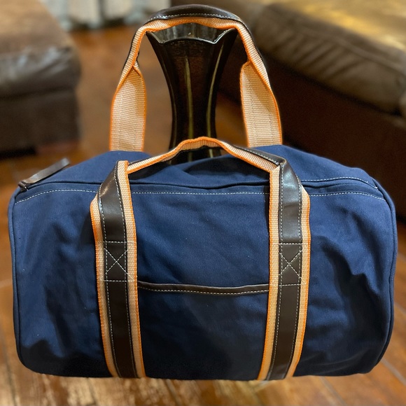 For Him Mens Victoria’s Secret Duffle - Picture 2 of 8